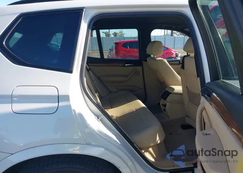 2014 BMW X3 xDrive28I z USA, uszkodzony, nr VIN 5UXWX9C5XE0D27774